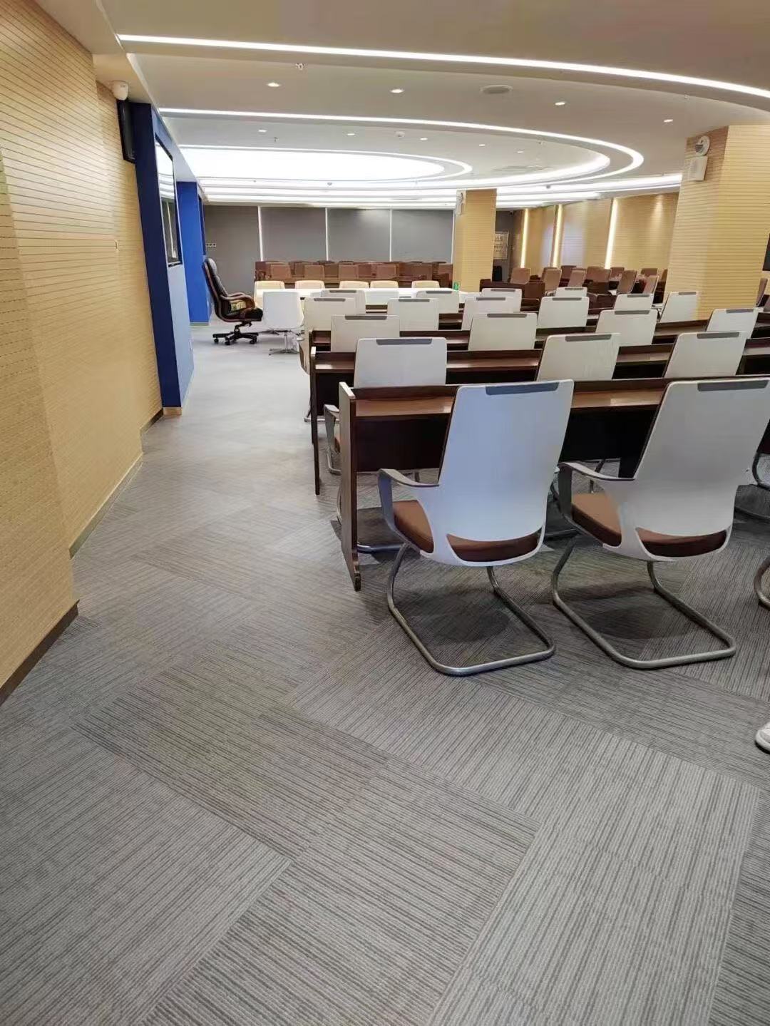 办公地产案例复盘:雨辰建材如何助力长春2161.03㎡办公楼,以国检认证辅料+国标工艺打造高效舒适办公空间 实景图 4