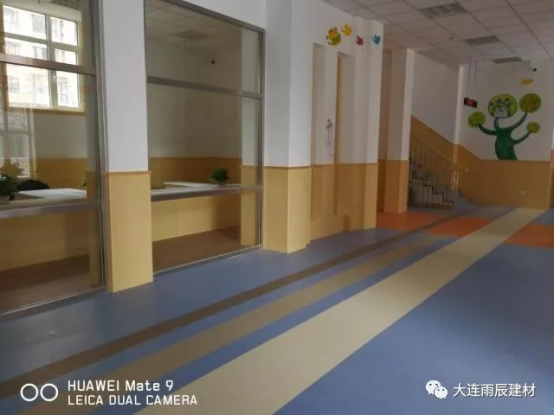 大连儿童保健中心地面改造案例|阿姆斯壮加强保健龙+朴一301打造儿童友好型医疗空间 实景图 5