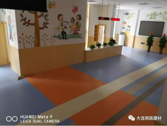 大连儿童保健中心地面改造案例|阿姆斯壮加强保健龙+朴一301打造儿童友好型医疗空间 实景图 3